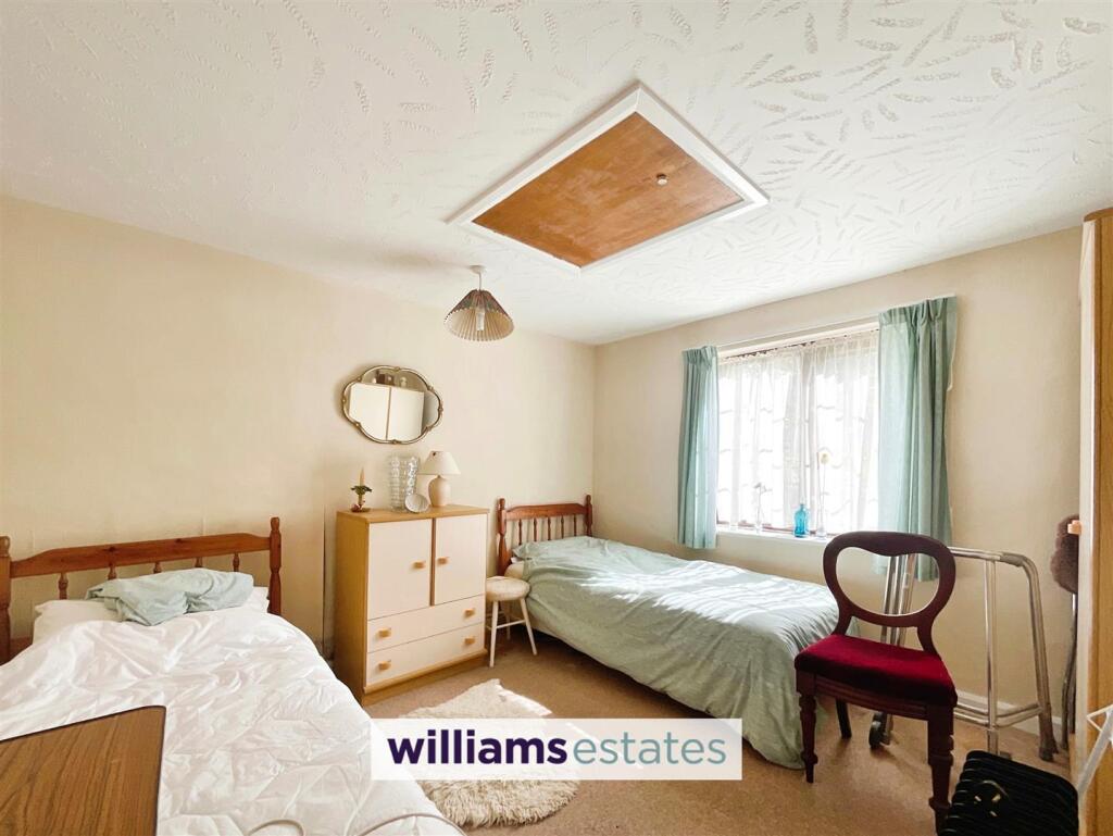 Additional image 13 of Village Road, Mold