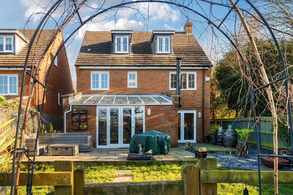 Additional image 21 of Newbery Close, Caterham, CR3