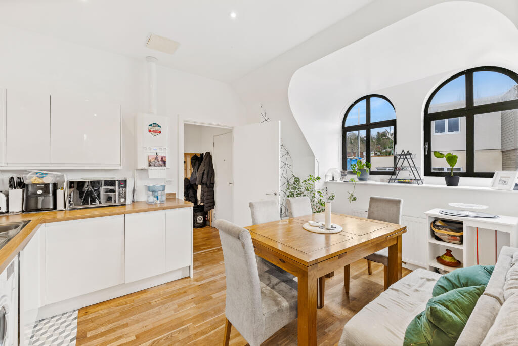 Additional image 12 of Ref: EL - Whyteleafe Hill, Whyteleafe, CR3 0FA