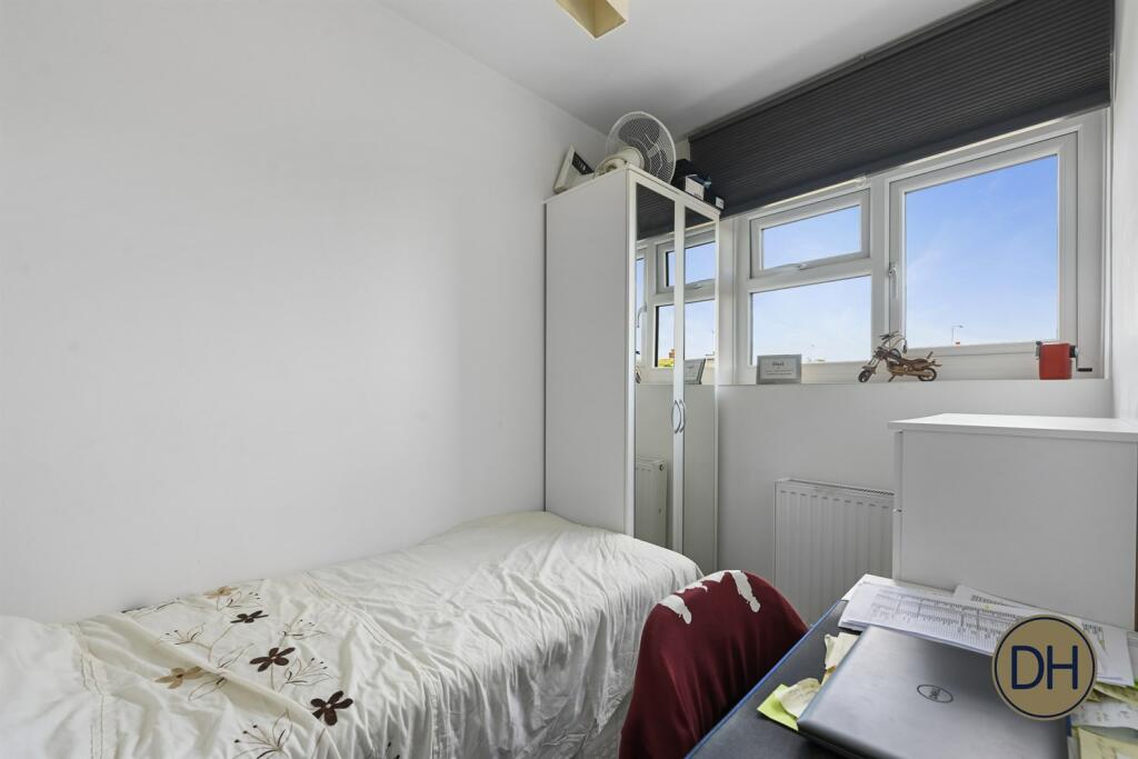 Additional image 18 of Longfields, Chipping Ongar, Essex CM5