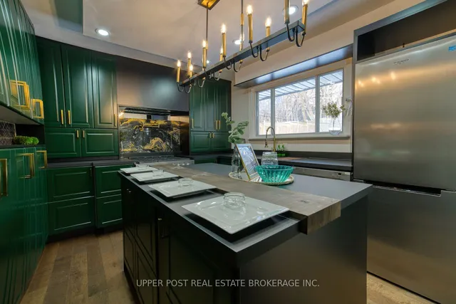 Additional image 30 of 23 Larabee Cres