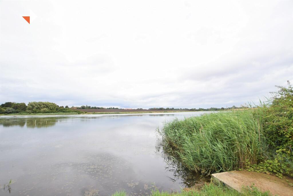 Additional image 17 of Lakeside Oaks, 25 Point Clear Road, St Osyth