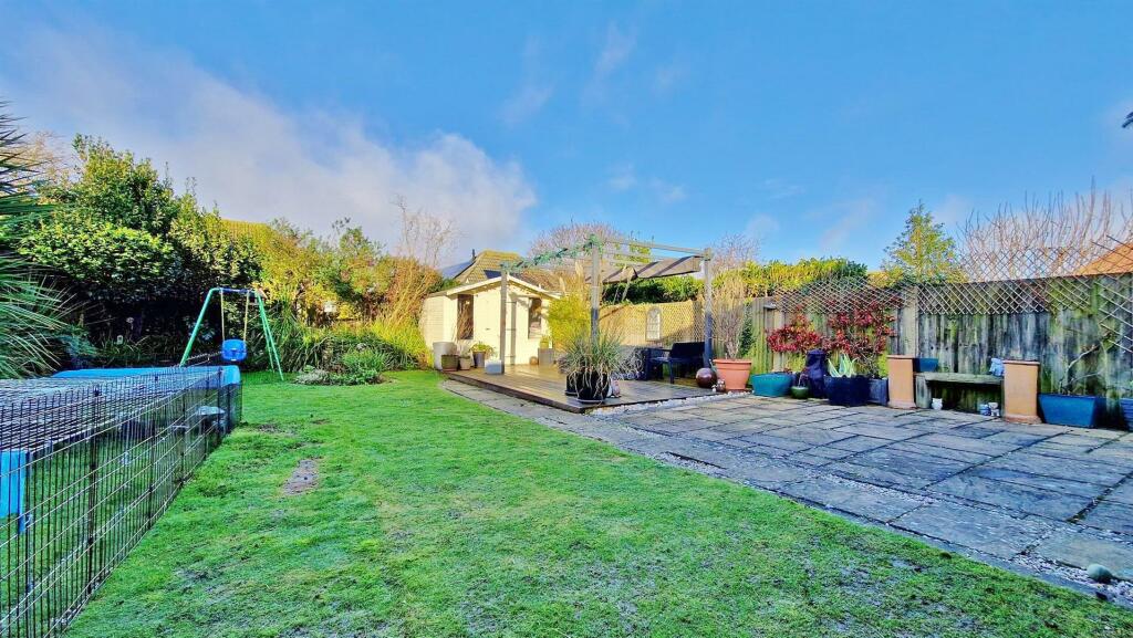 Additional image 25 of Graces Walk, Frinton-On-Sea