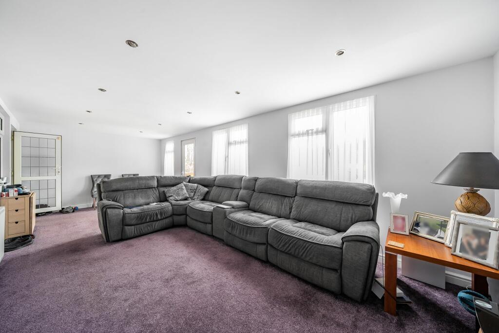 Additional image 3 of Hillside Road, Billericay, CM11