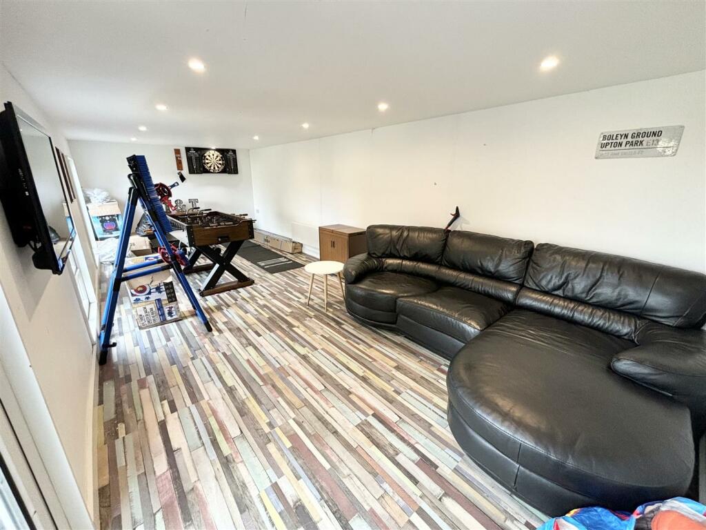 Additional image 42 of Thorndon Avenue, West Horndon, Brentwood