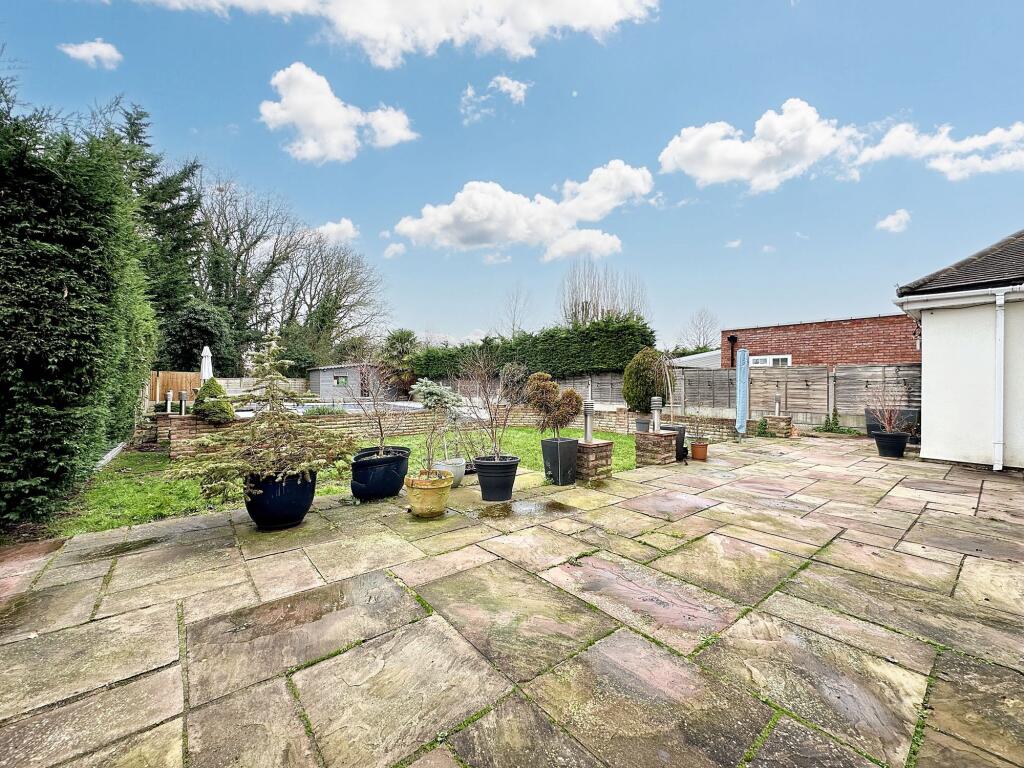 Additional image 28 of Oak Avenue, Crays Hill, CM11