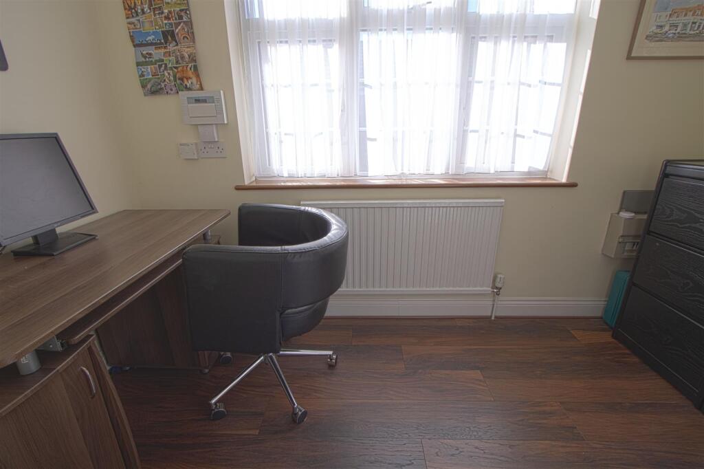 Additional image 11 of Noak Hill Road, Billericay