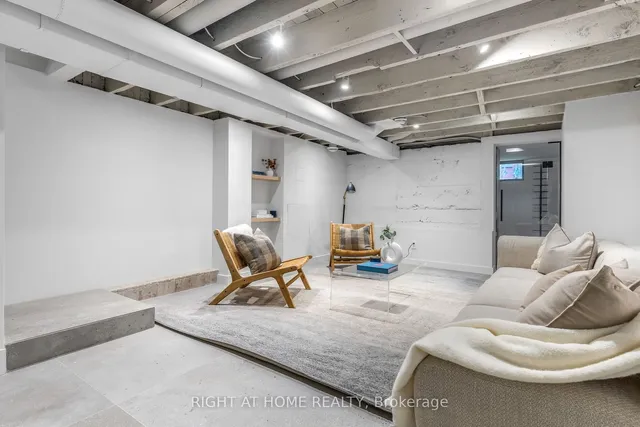 Additional image 35 of 768 Richmond St