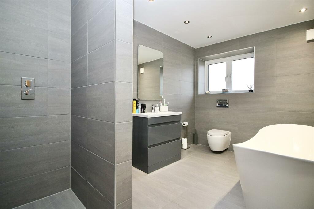 Additional image 24 of Noak Hill Road, Billericay