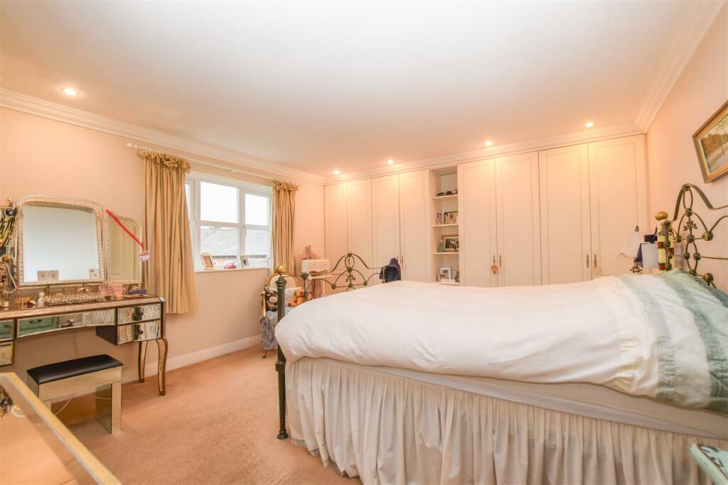 Additional image 12 of Neston Road, Willaston, Neston