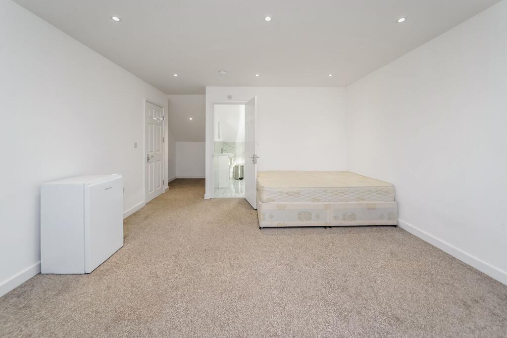 Additional image 44 of Hart Road, Harlow