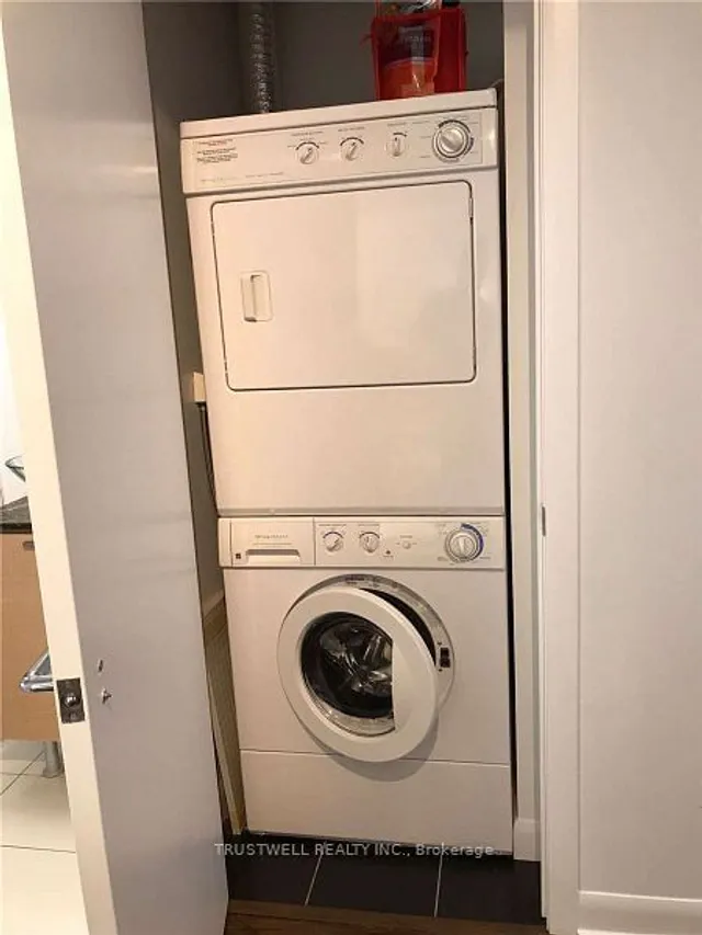 Additional image 10 of 375 King St Unit 2810