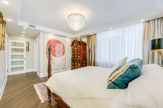 Additional image 15 of 500 Avenue Rd Unit 906