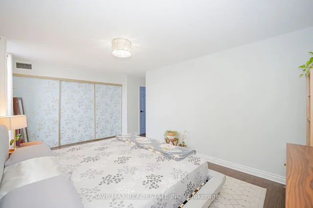 Additional image 20 of 17 Knightsbridge Rd Unit 609