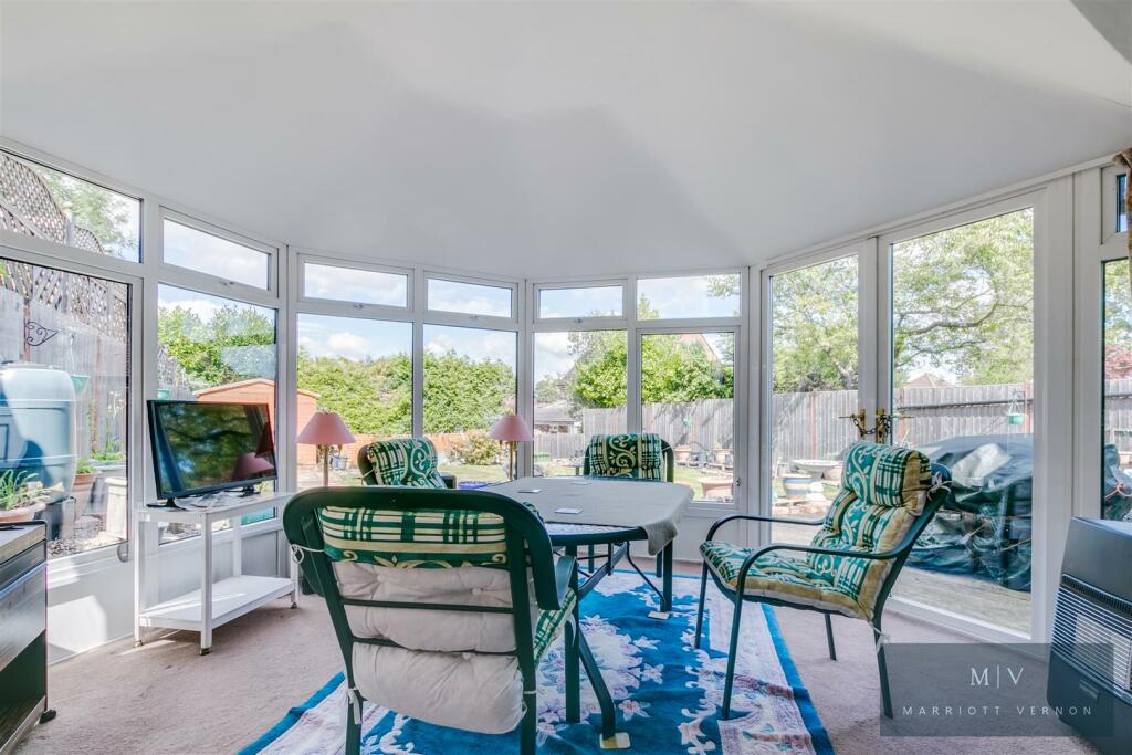 Additional image 5 of Mountwood Close, South Croydon