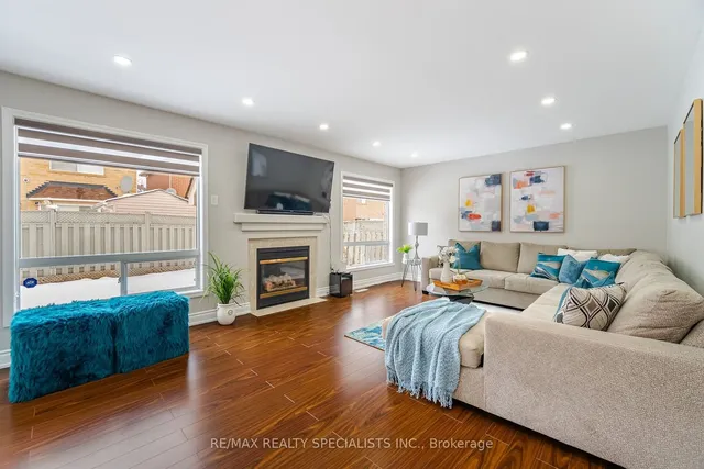 Additional image 40 of 8 Upshall Dr