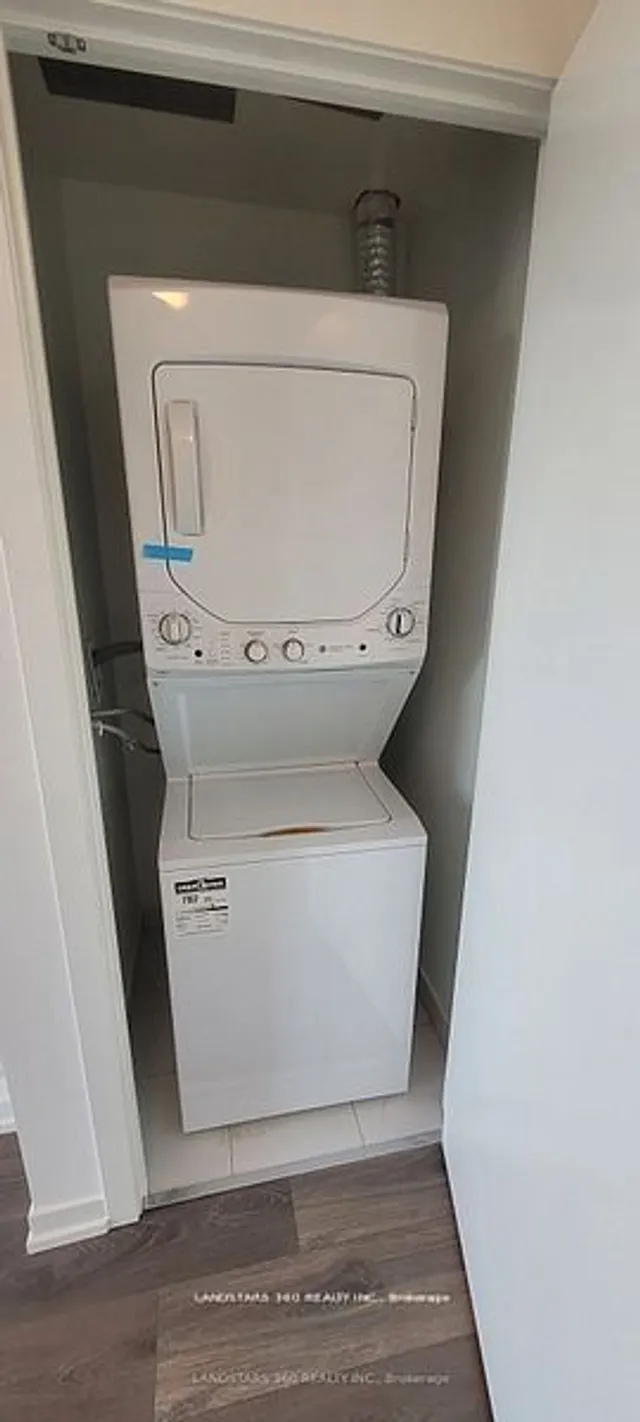 Additional image 11 of 49 East Liberty St Unit 2010