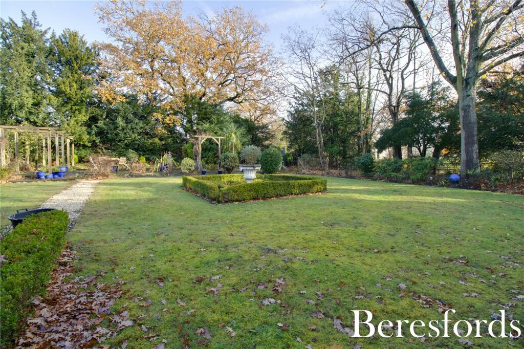 Additional image 4 of Huskards, Back Lane, CM4