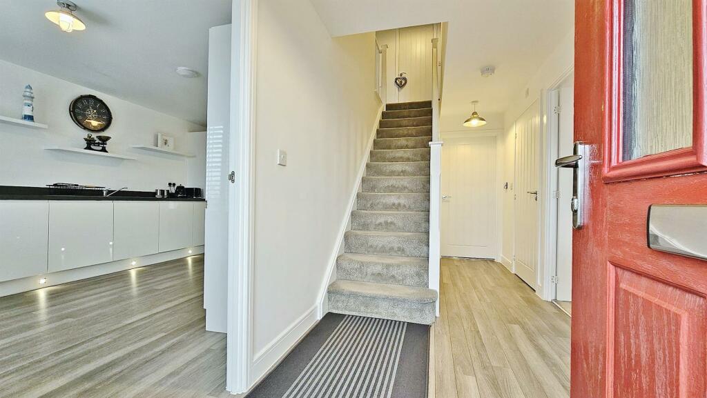 Additional image 5 of Secret Waters, Walton On The Naze