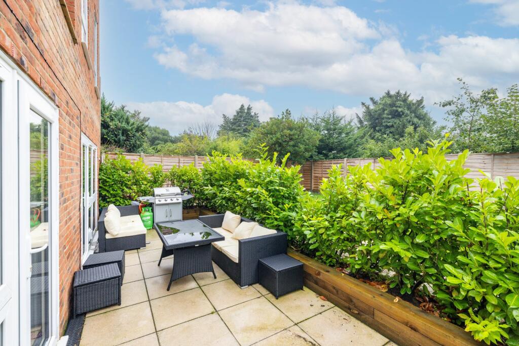 Fairdene Road, Coulsdon, CR5