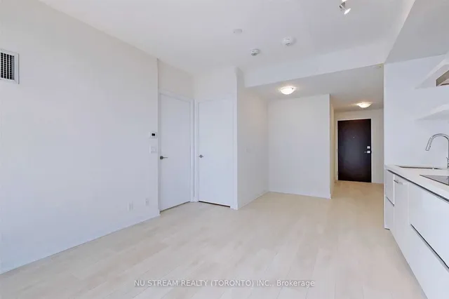 Additional image 6 of 2221 Yonge St St Unit 2405