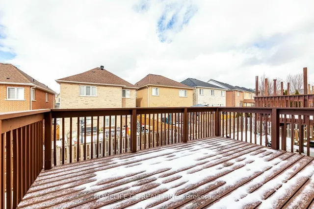 Additional image 38 of 25 Oblate Cres