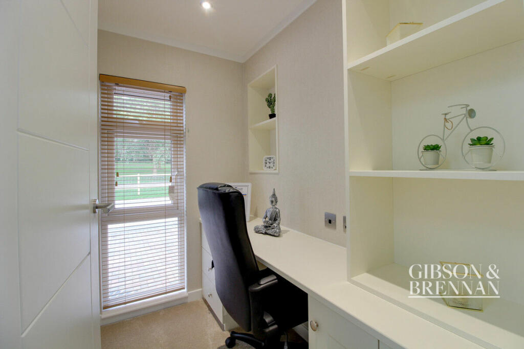 Additional image 13 of Hawkswood Road, Billericay, CM11