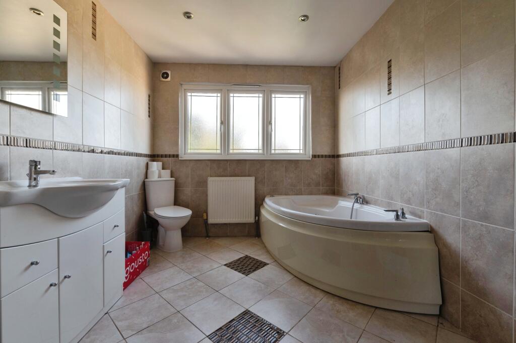 Additional image 14 of Oak Avenue, Crays Hill, Billericay, Essex, CM11