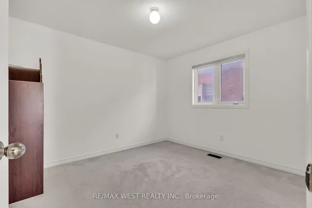 Additional image 25 of 84 Lone Rock Circ