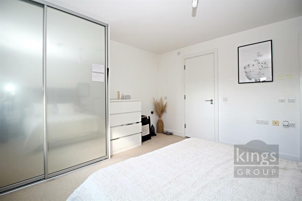 Additional image 13 of New Pond Street, Newhall