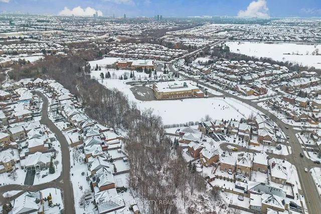 Additional image 39 of 6 Amboise Cres