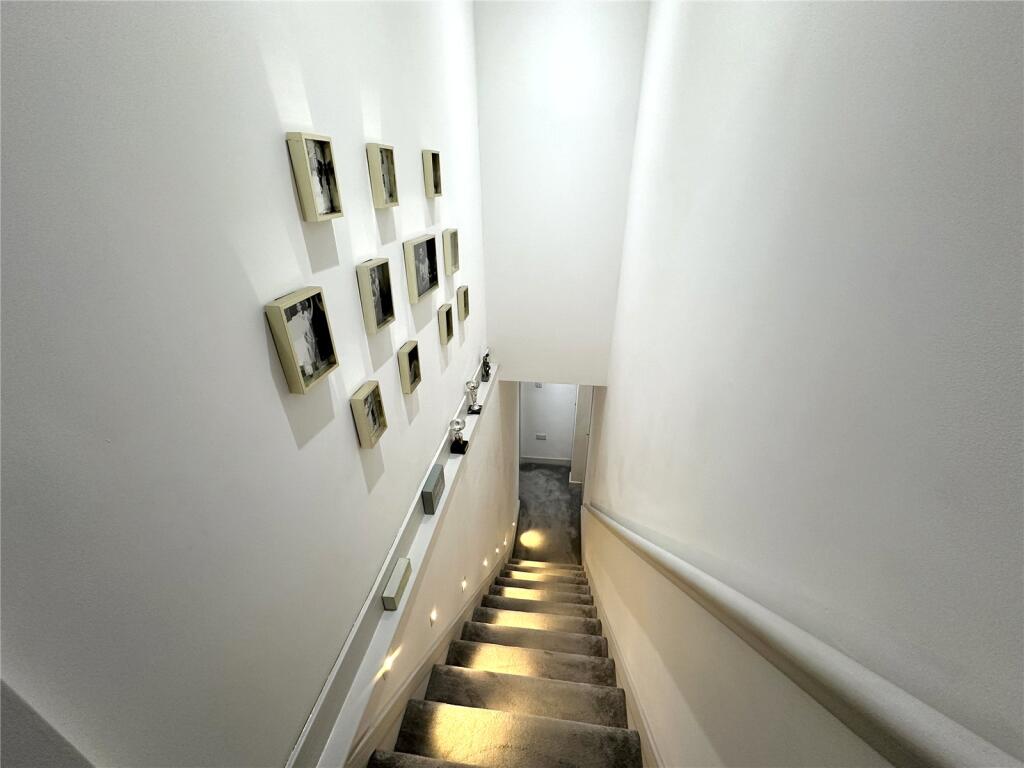 Additional image 13 of West Hill, Sanderstead, South Croydon, CR2