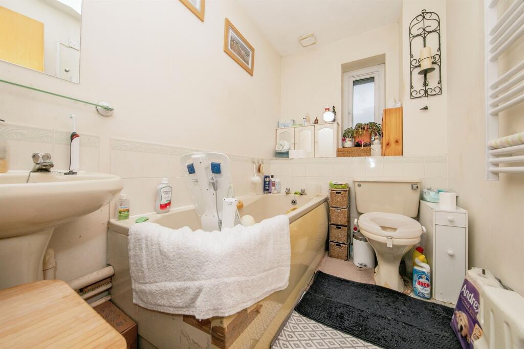 Additional image 7 of Nicholsons Grove, Colchester