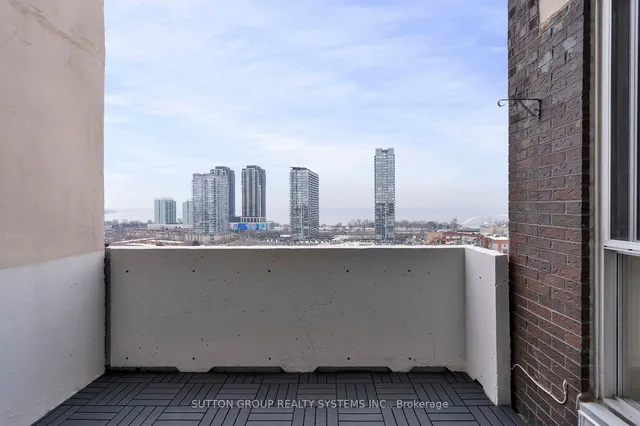 Additional image 33 of 60 Southport St Unit 912