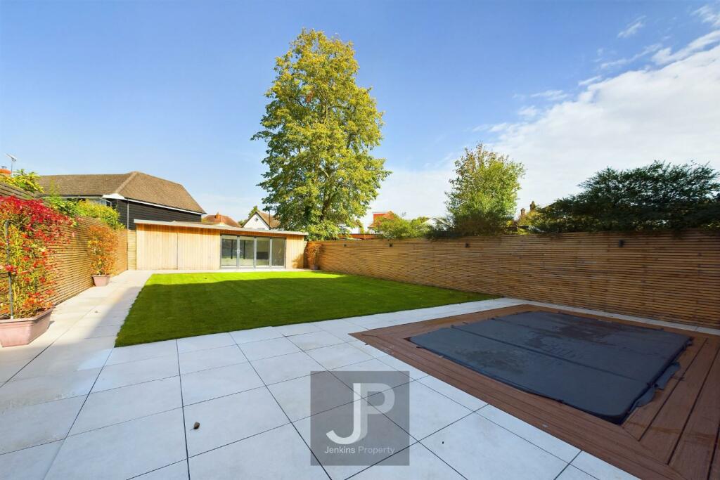 Additional image 10 of Robin Hood Road, Brentwood