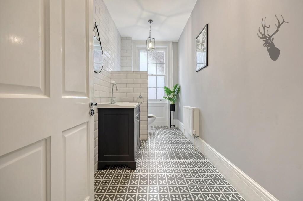 Additional image 17 of High Street, Ongar