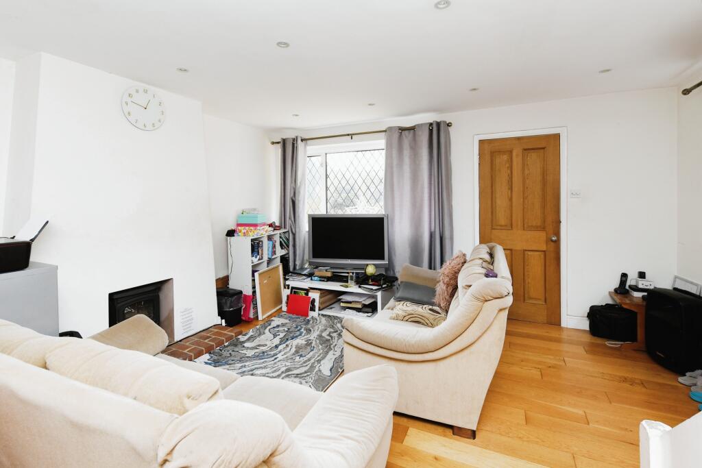 Additional image 4 of Wistaria Close, Pilgrims Hatch, Brentwood, Essex, CM15