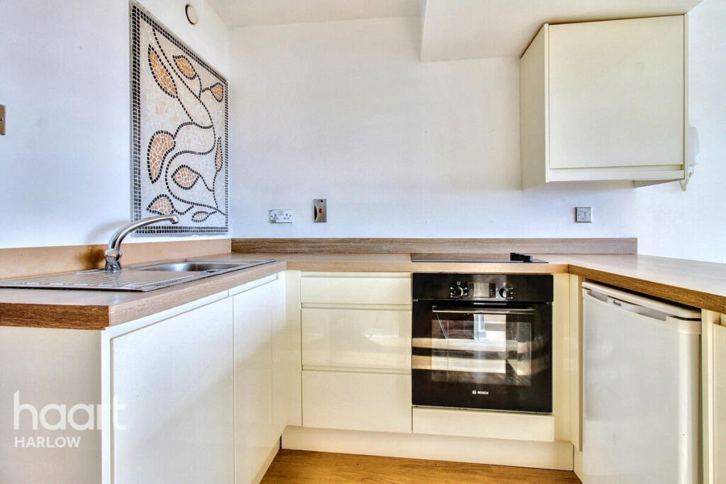 Additional image 5 of Harlow, Harlow