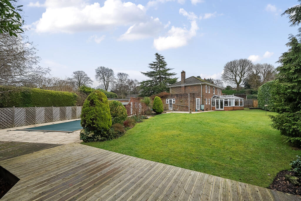 Additional image 4 of Alexanders Walk, Caterham, CR3