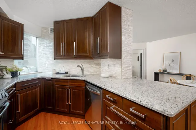 Additional image 5 of 10 Yonge St Unit 413