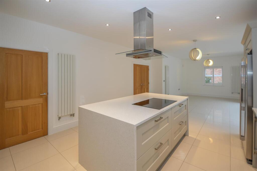 Additional image 6 of Woodside Place, Great Warley, Brentwood