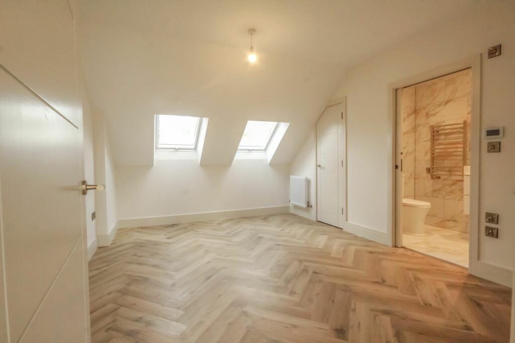 Additional image 11 of 44 The Green, Surrey, CR6