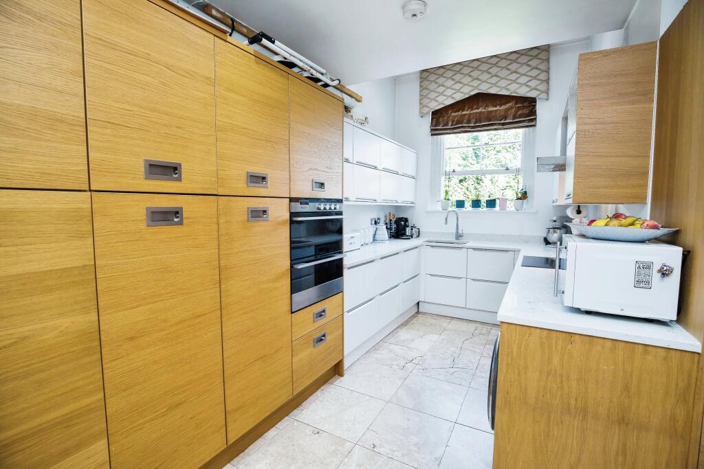 Additional image 12 of The Lydiate, Birkenhead Road, Willaston, CH64