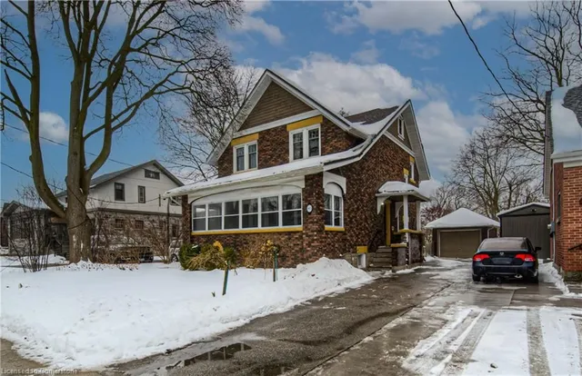 Additional image 50 of 80 Pandora Ave