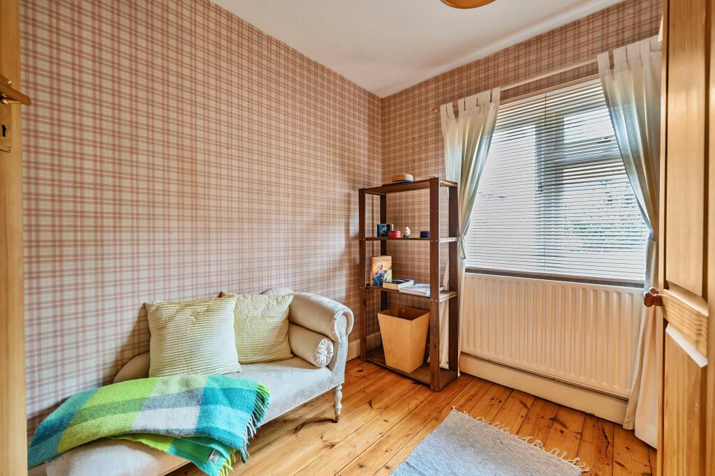 Additional image 10 of Farningham Road, Caterham, CR3