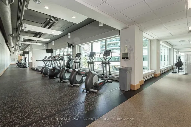 Additional image 37 of 10 Yonge St Unit 413