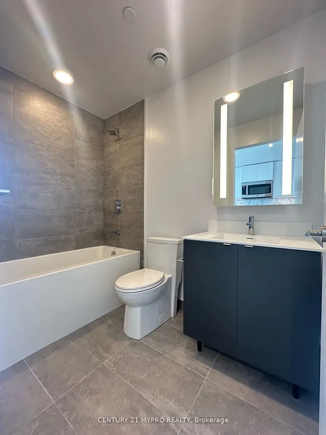 Additional image 12 of 500 Dupont St Unit 607