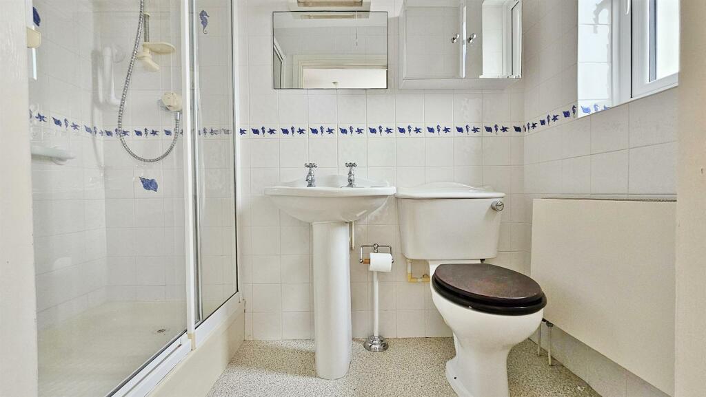 Additional image 14 of Louise Close, Walton On The Naze