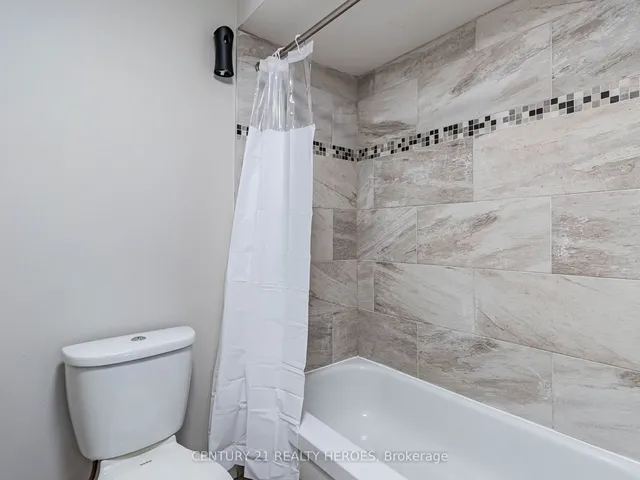Additional image 40 of 34 Niagara Pl
