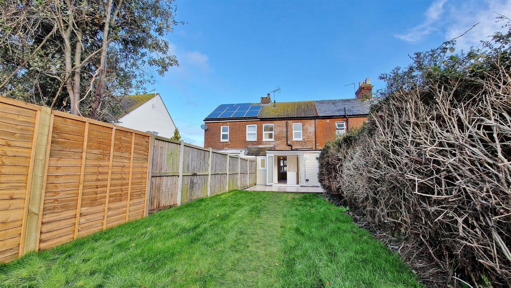 Additional image 3 of Pole Barn Lane, Frinton-On-Sea